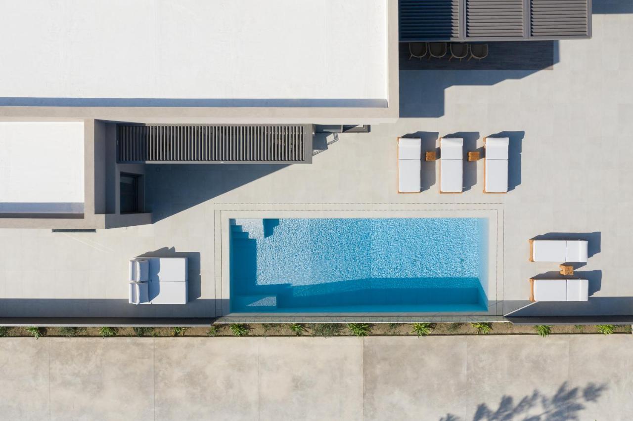 Athina Luxury Villa, With Pool & Walk To The Beach, By Thinkvilla 하니아 외부 사진