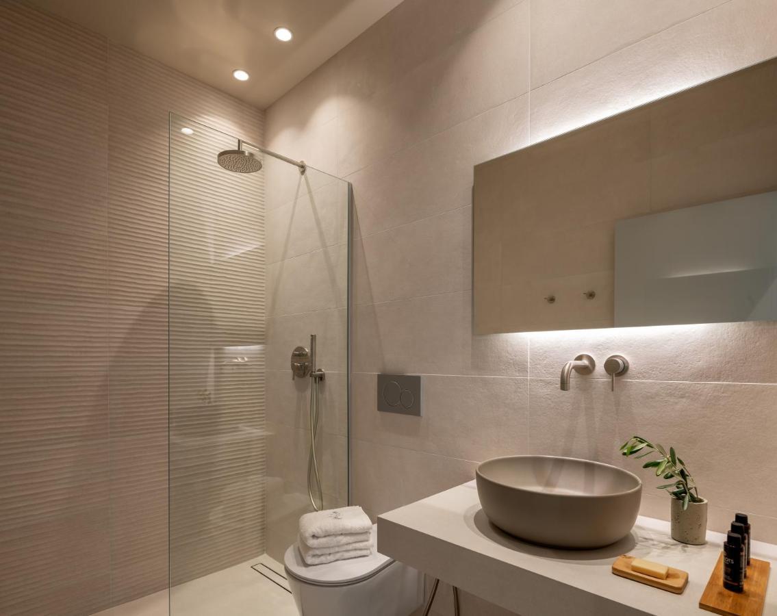Athina Luxury Villa, With Pool & Walk To The Beach, By Thinkvilla 하니아 외부 사진