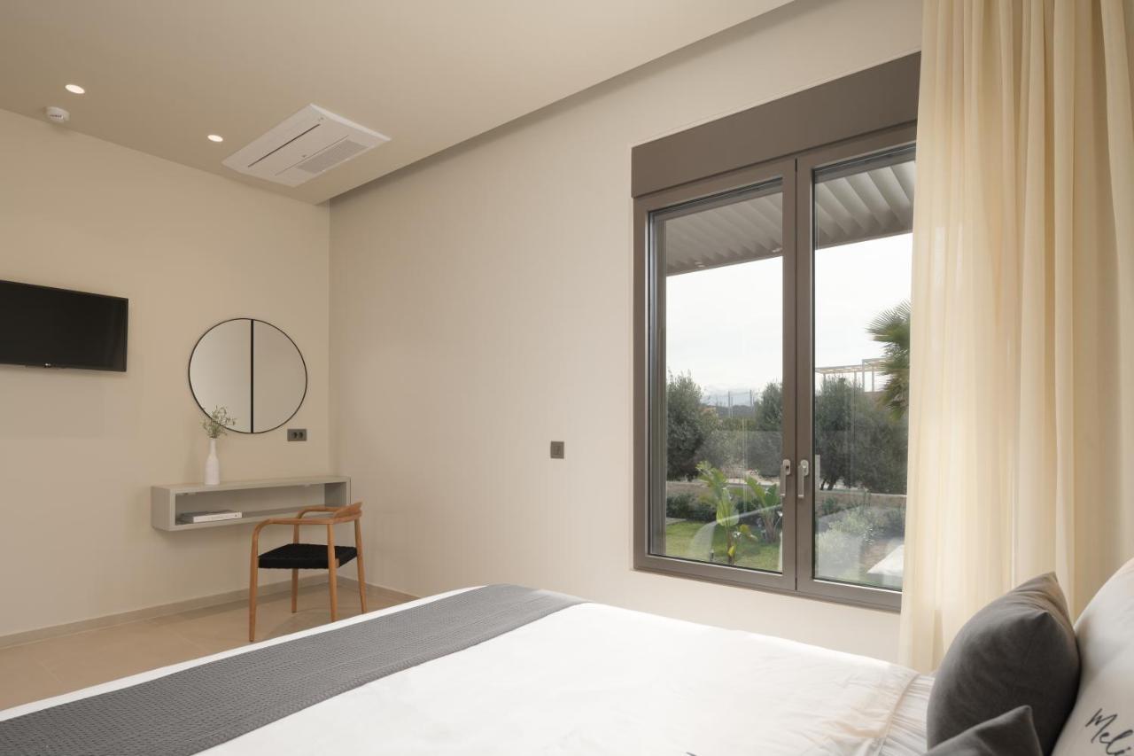 Athina Luxury Villa, With Pool & Walk To The Beach, By Thinkvilla 하니아 외부 사진