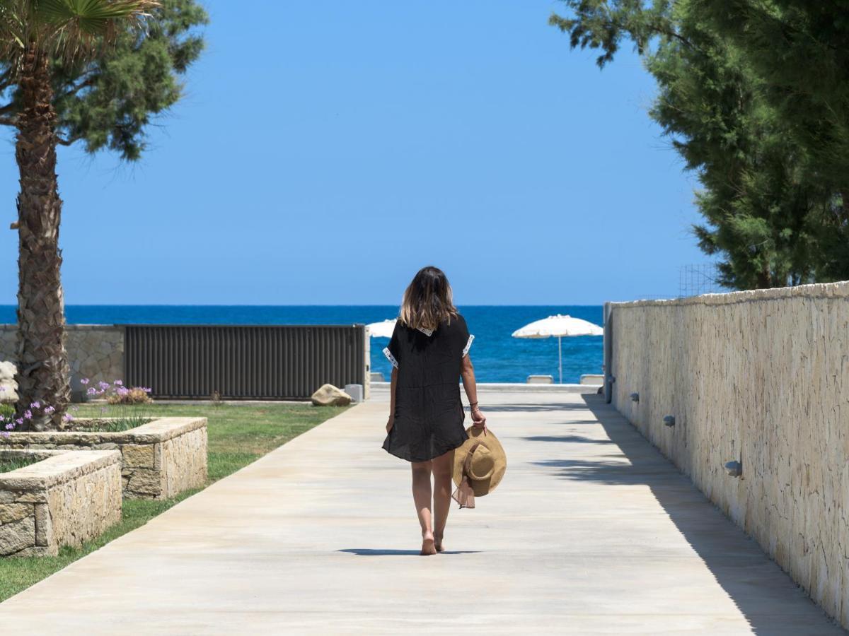 Athina Luxury Villa, With Pool & Walk To The Beach, By Thinkvilla 하니아 외부 사진